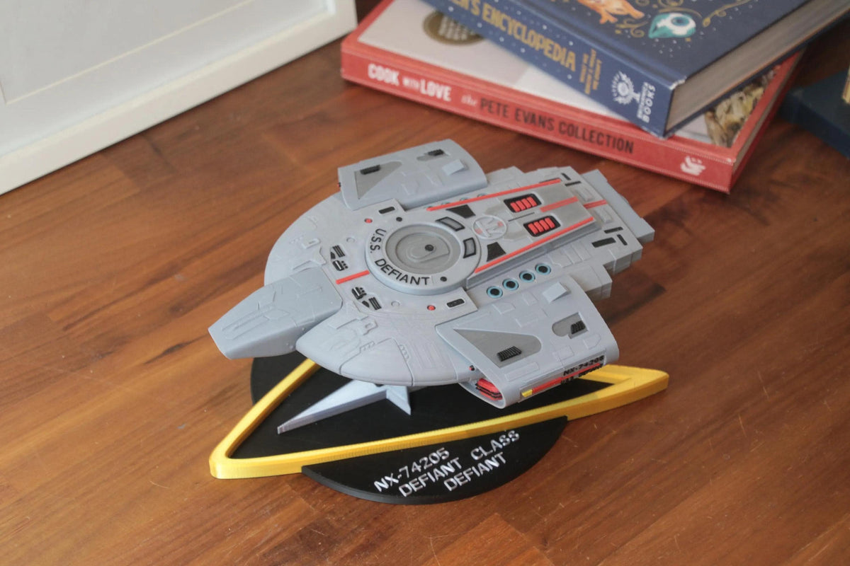 9.6-Inch Defiant Class NX-74205 Defiant (Large) - 3D Printable - Fully colored and assembled
