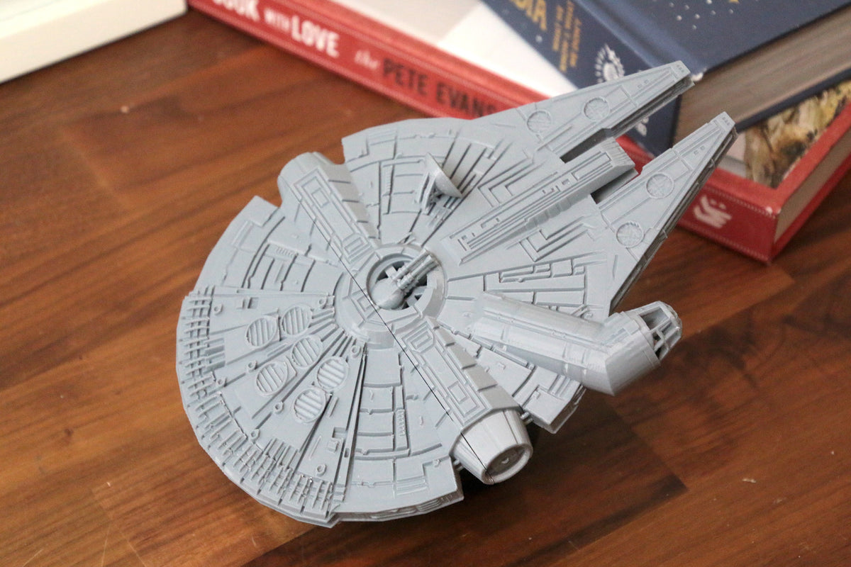 Millenium Falcon replica with stand - High Detail - 3D Printed