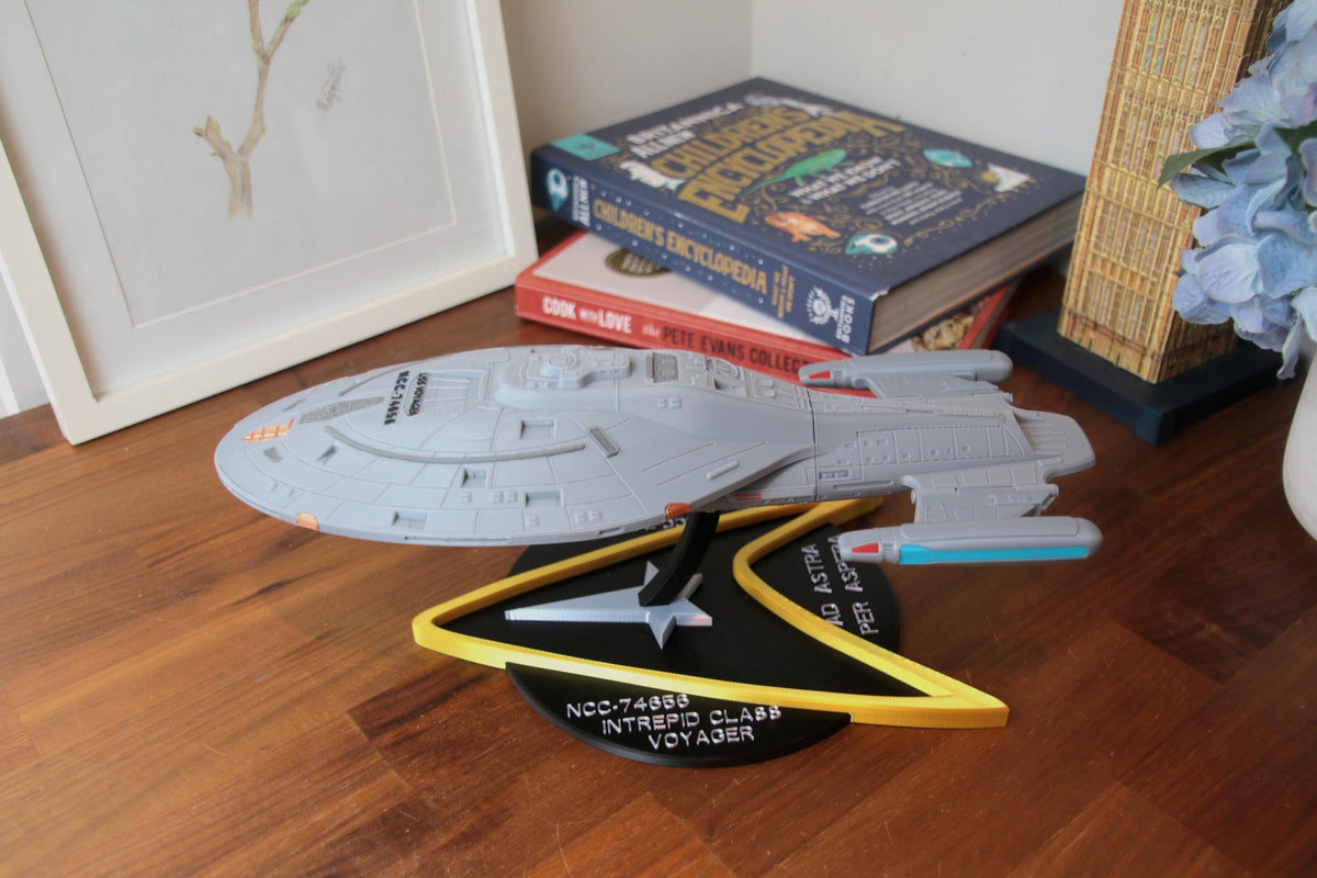 13.8-inch Intrepid Class NCC-74656 Voyager  - 3D Printable Enterprise Replica - Fully colored and assembled