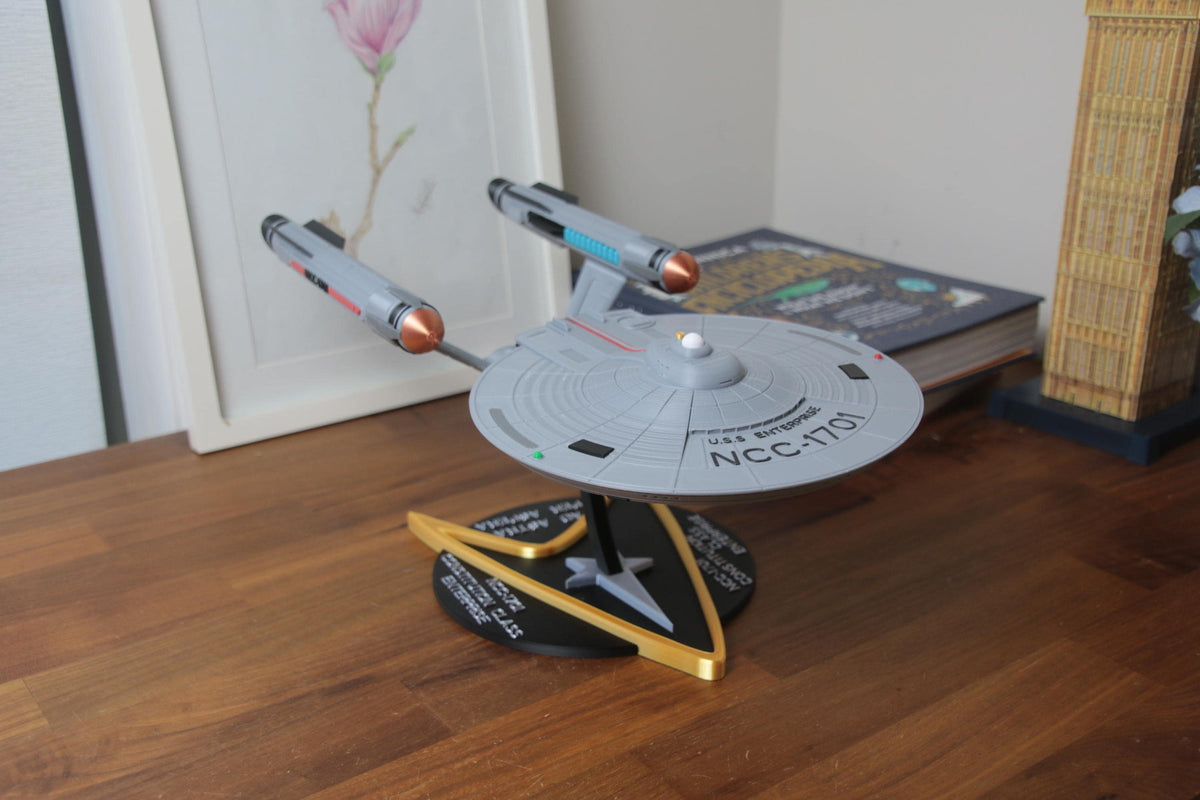 18.5-inch Constitution Class NCC-1701 Enterprise - 3D Printable Replica - Fully colored and assembled